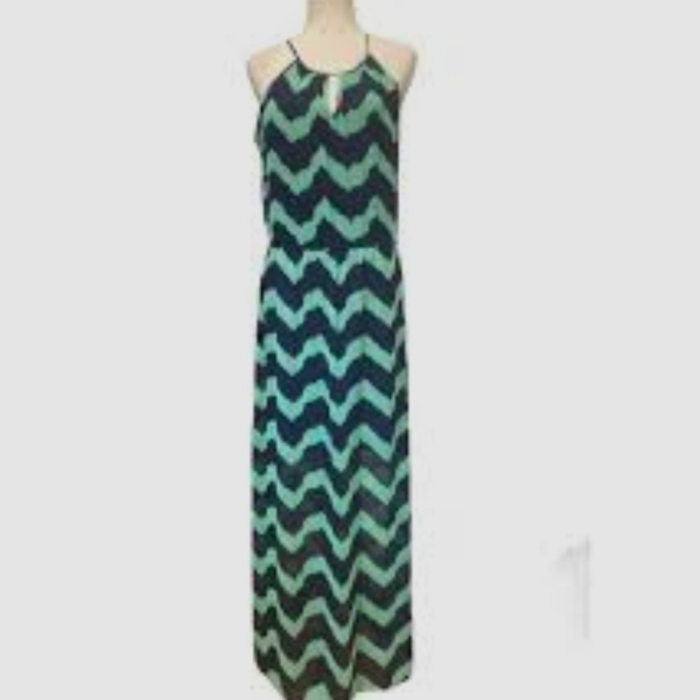 Chevron Patterned Maxi Dress - Picture 2 of 3
